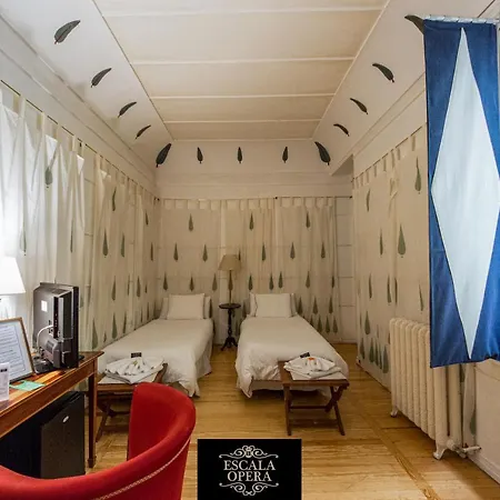 Escala Opera Guest house 3*