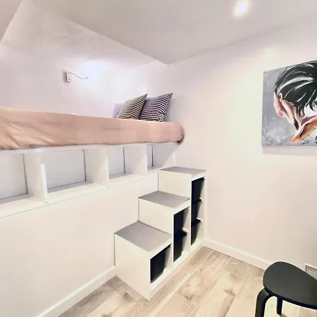 Paseo Del Olmo Apartment *