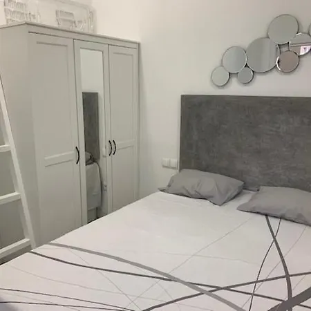 Piramides Apartment *