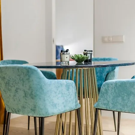 Hauzify I Salamanca Apartment *