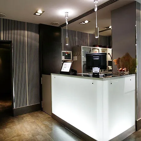 Hotell Petit Palace Plaza Espana 4*