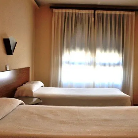 Uve Marcenado Hotel 3*