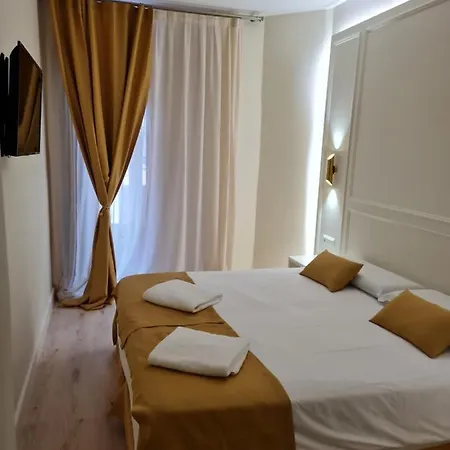 Le Petit Palue-opera Guest house
