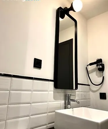 Aparthotel Limehome Calle De La Madera - Digital Access 3*