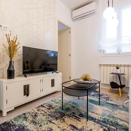 Apartamento Atocha Vi - Elegancia Urbana En Ubicacion Privilegiada *