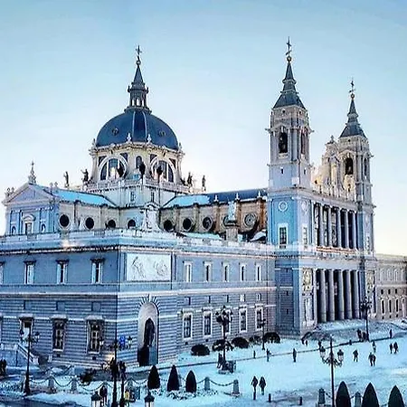 Madrid-sol-opera-plaza Mayor * Madrid