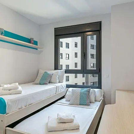 Stunning 2 Bedroom Near Adelfas Apartment *