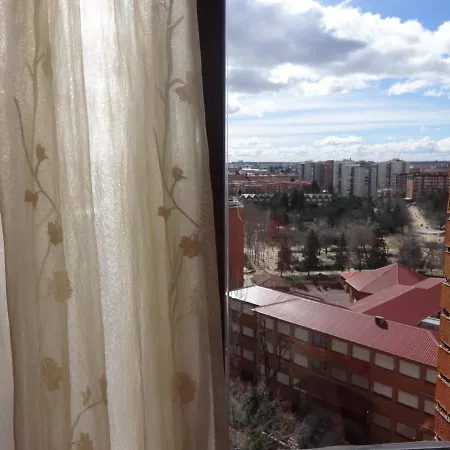 Ciudad De Los Angeles En Apartment Madrid