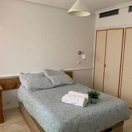 Pisos Con Piscina De Temporada Corta Apartamento