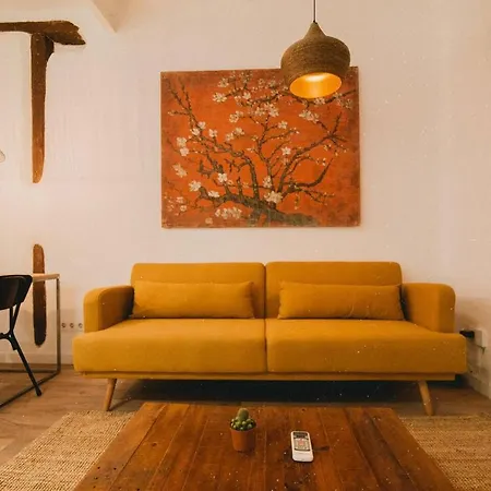 Charming Design Reina Sofia
