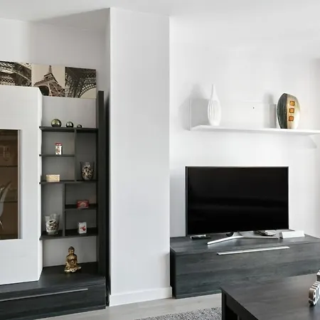 Stunning 2 Bedroom Near Adelfas