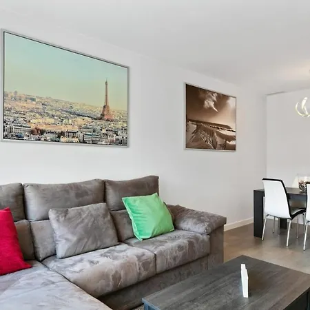 Stunning 2 Bedroom Near Adelfas *