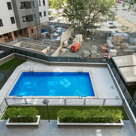 Apartment Stunning 2 Bedroom Near Adelfas