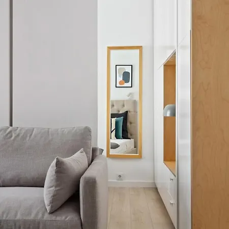 Modern 1 Bedroom Near Lavapies Apartment *