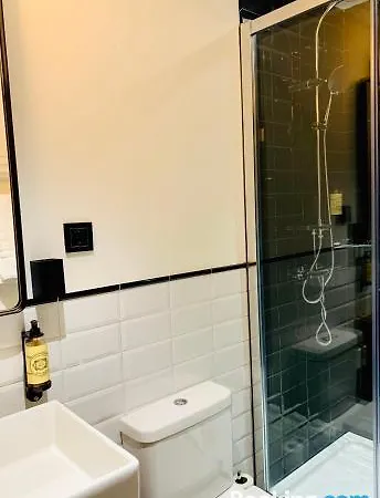 Apartmanhotel Limehome Calle De La Madera - Digital Access