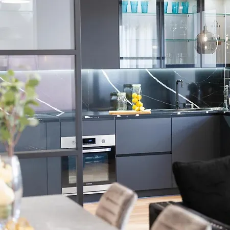 Apartment Edsam Black&grey
