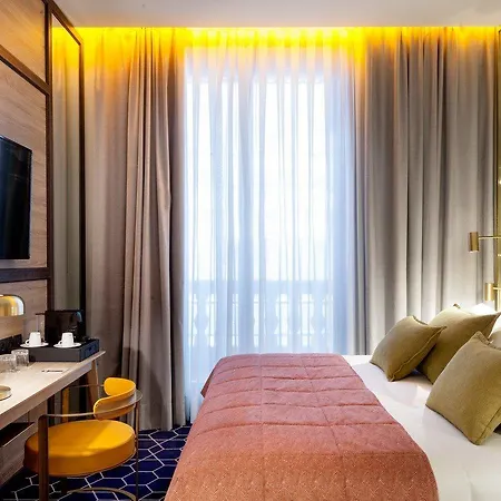 Pestana Cr7 Gran Via 4*