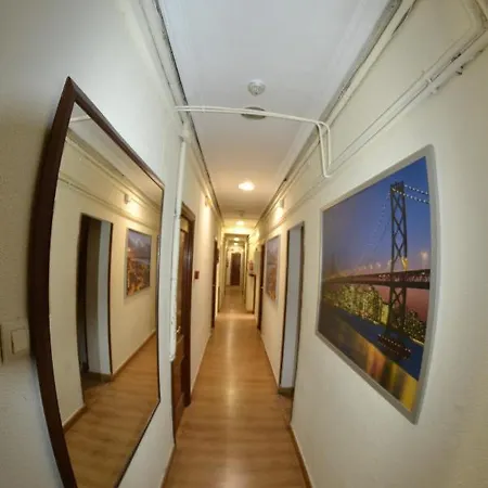 Rosales Residences Apartament *