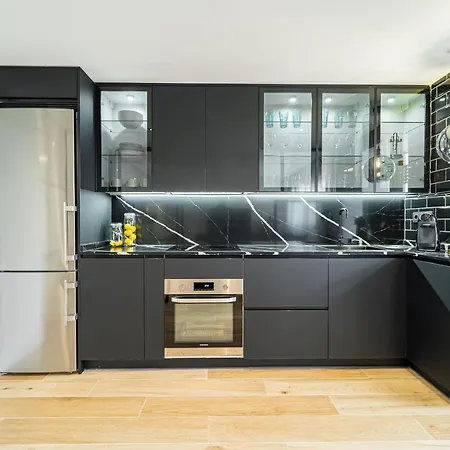 Edsam Black&grey Apartment Madrid