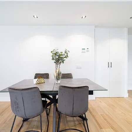 Edsam Black&grey Apartment Madrid