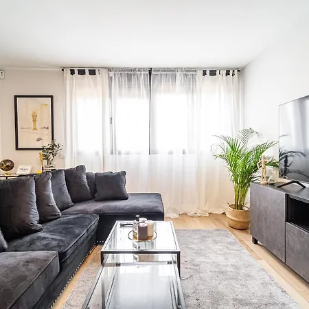 Edsam Black&grey Apartment Madrid