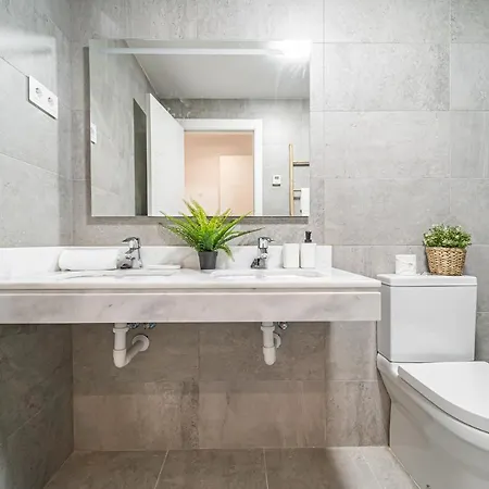 Edsam Black&grey Apartment Madrid