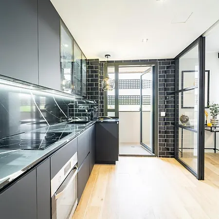 Edsam Black&grey Apartment Madrid