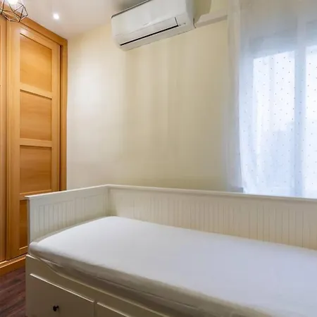Homeabout La Latina Apartment Madrid