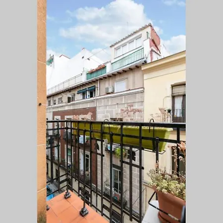 Homeabout La Latina Apartment