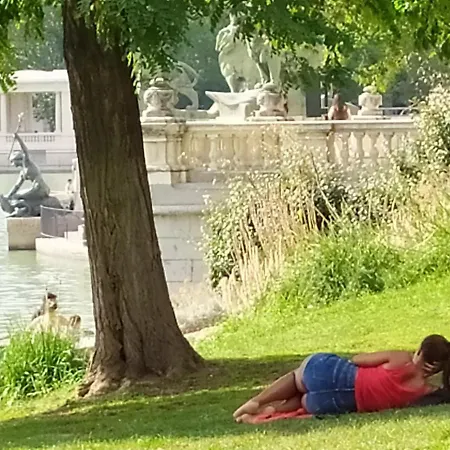 Gp Junto Al Parque Del Retiro