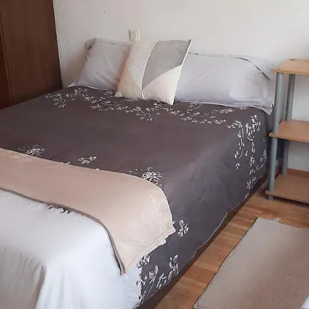 Homestay Habitacion, Muy Amplia Y Luminosa, Muy Cerca Del Centro A 15 Min En El Metro A Sol Y Gran Via