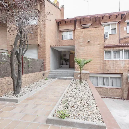 Guest house Room Urban Barajas 5 *