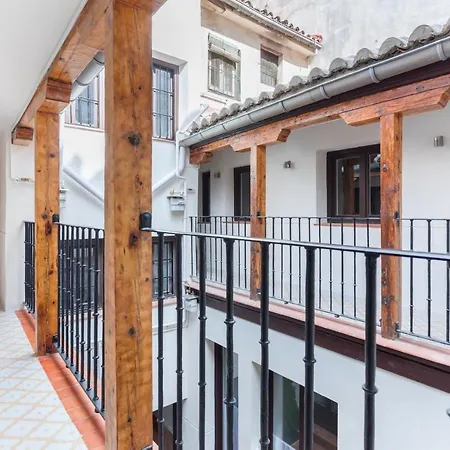 Apartment Patio En