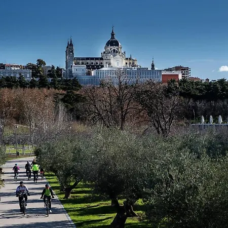 Apartment Andys Housing Rio Madrid