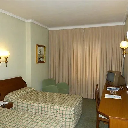 Hotel Nyx By Leonardo 4*