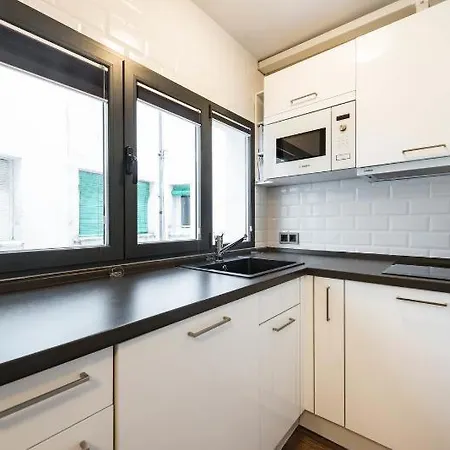 Apartment Pop Girl Callao 5 Wifi Free Temporada Workers Y Est Madrid