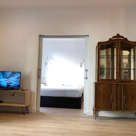 Cozy & Stylish Apartment In The Center