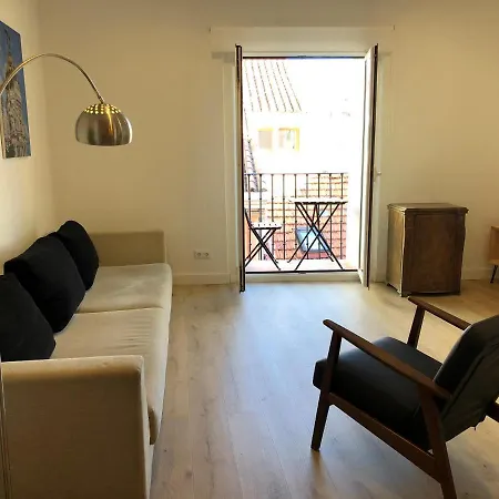Cozy & Stylish Apartment In The Center *