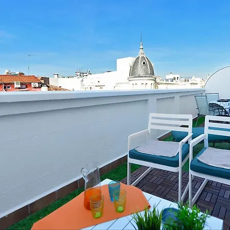 Appartamento Homeabout Puerta Del Sol Premium Madrid