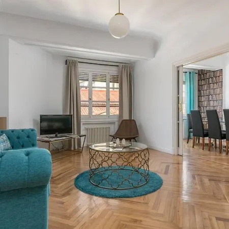 Homeabout Luxury Gran Via House Apartment