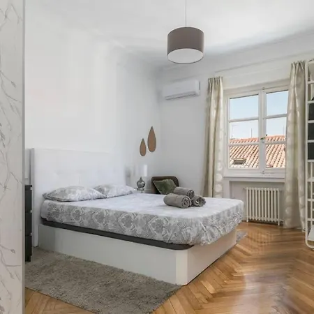 Apartment Homeabout Luxury Gran Via House *