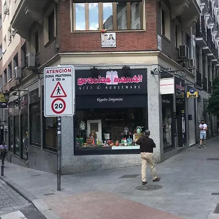 Plaza Mayor Family Apartment