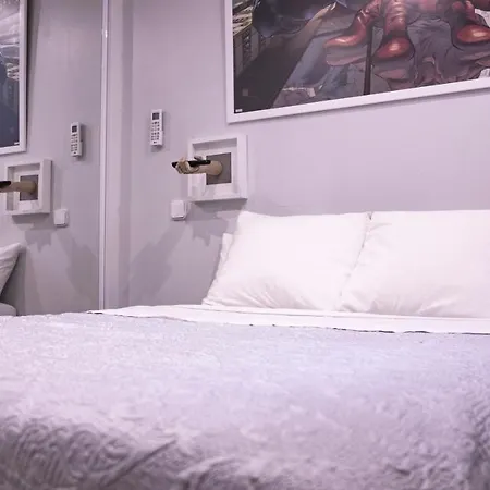 Cozy In Downtown Apartment Madrid