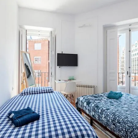 Apartment Five Balconies By Gran Via Madrid