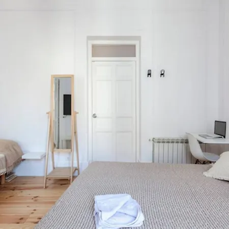 Five Balconies By Gran Via Apartment Madrid
