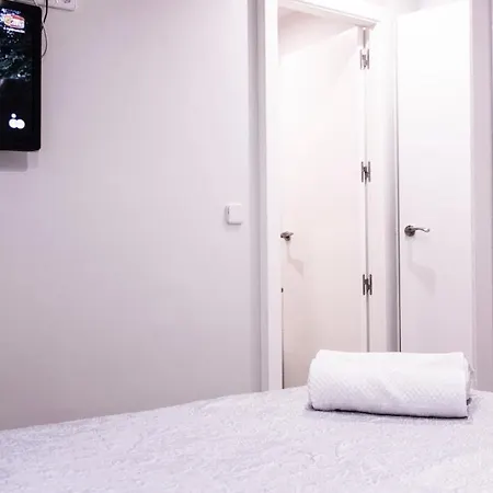 Cozy In Downtown Apartment *