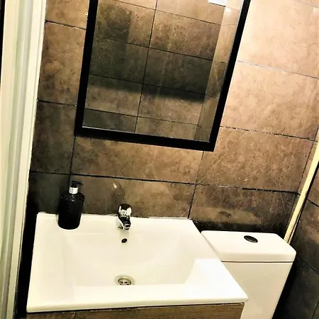 Deluxe Center