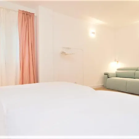Hellenhost - Gran Via Apartment Madrid