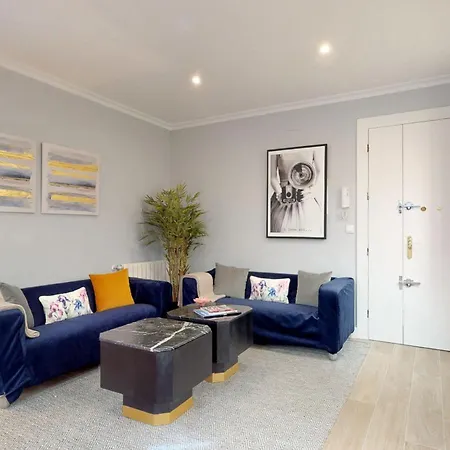 Apartment Santa Engracia *