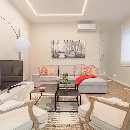 Experience The Of Madrid! Gran Via For 6, Comfort And Style In The Heart Of Chueca Iii